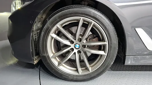 BMW 5 Series (G30) 520d M 2019 5