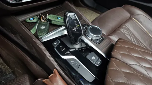 BMW 5 Series (G30) 520d M 2019 9