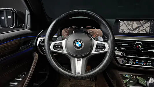 BMW 5 Series (G30) 520d M 2019 13