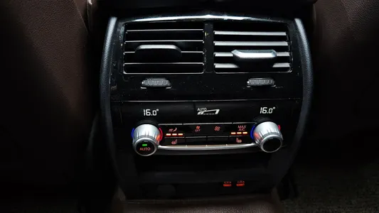 BMW 5 Series (G30) 520d M 2019 17