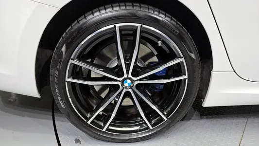 BMW 3 Series (G20) 330e M 2021 5