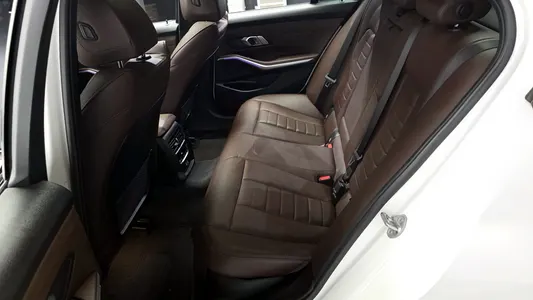 BMW 3 Series (G20) 330e M 2021 12