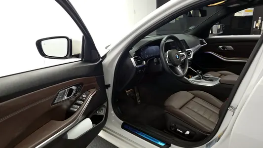 BMW 3 Series (G20) 330e M 2021 10