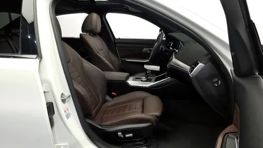 BMW 3 Series (G20) 330e M 2021 26