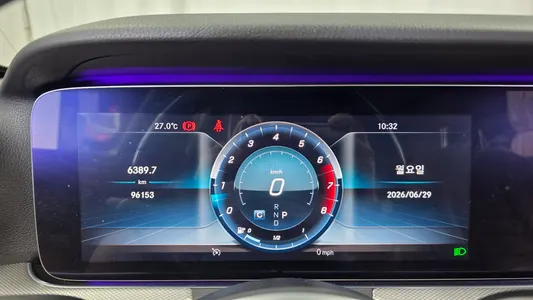 Mercedes-Benz E-Class W213 E300 AMG Line 2019 8