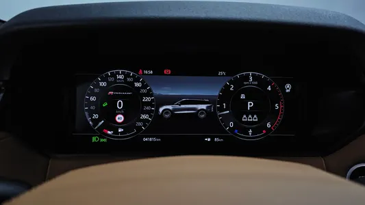 Land Rover 레인지로버 벨라 3.0 D300 R- HSE 2019 8