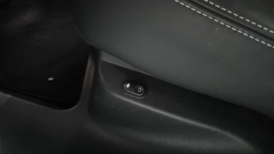 Land Rover 레인지로버 벨라 3.0 D300 R- HSE 2019 17