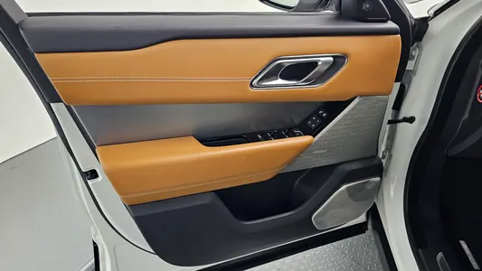 Land Rover 레인지로버 벨라 3.0 D300 R- HSE 2019 24