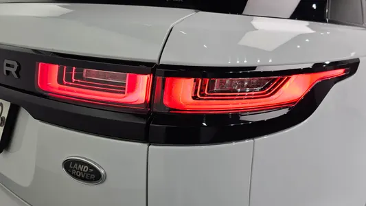 Land Rover 레인지로버 벨라 3.0 D300 R- HSE 2019 23