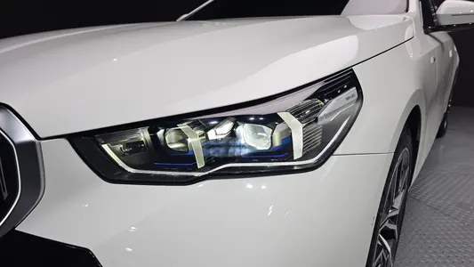 BMW 5 Series (G60) 520i M 2024 22
