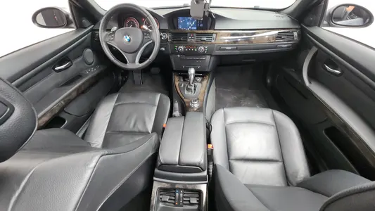 BMW 3 Series (E90) 328i 2009 7