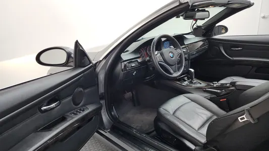 BMW 3 Series (E90) 328i 2009 10