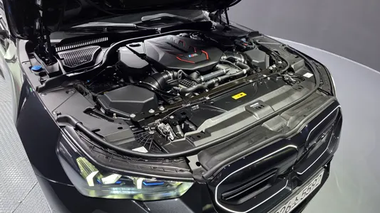 BMW M5 (G90) M5 2025 6