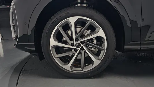 Audi Q5 (80A) 40 TFSI S Line 2025 4