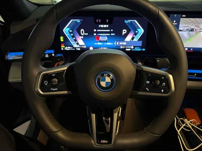 BMW 5 Series (G60) 530e M 2025 8