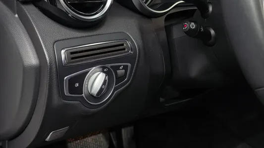 Mercedes-Benz C-Class W205 C200 2020 16