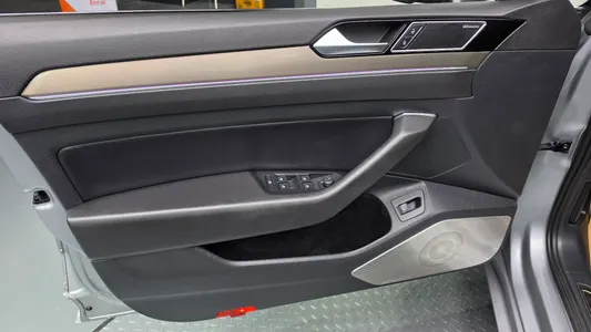 Volkswagen 아테온 2.0 TDI 2019 24