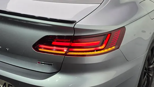 Volkswagen 아테온 2.0 TDI 2019 23