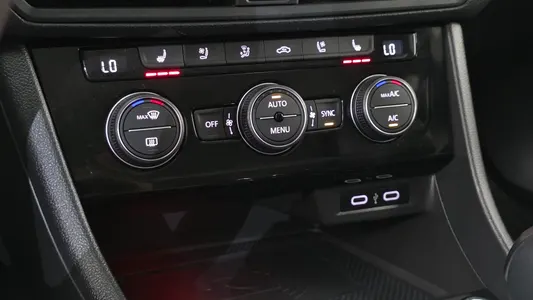 Volkswagen 7 1.5 TSI 2022 12