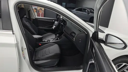 Volkswagen 7 1.5 TSI 2022 26