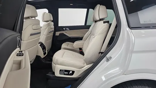 BMW X7 (G07) xDrive 40i M 6 2025 12