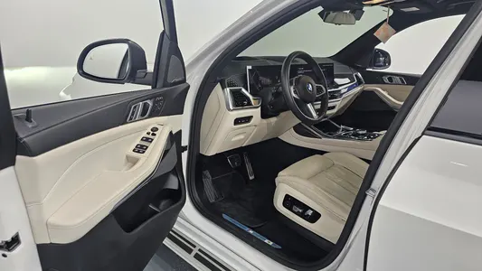 BMW X7 (G07) xDrive 40i M 6 2025 10