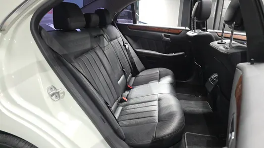 Mercedes-Benz E-Class W212 E300 2012 11