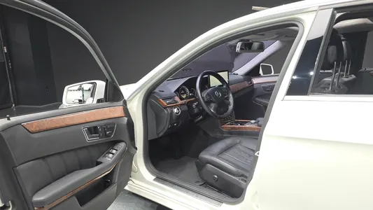 Mercedes-Benz E-Class W212 E300 2012 10