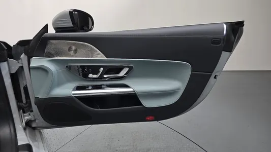 Mercedes-Benz SL-Class R232 AMG SL63 4MATIC+ 2023 25