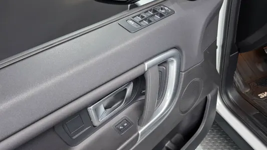 Land Rover 디스커버리 스포츠 2.0 TD4 SE (150) 2019 32