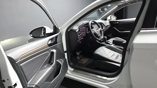 Volkswagen 7 1.4 TSI 2021 10