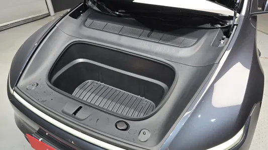 Tesla Y AWD 2025 6