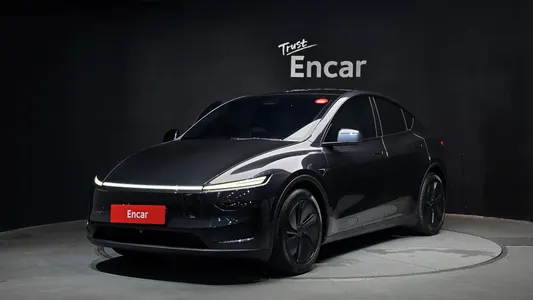 Tesla Y AWD 2025