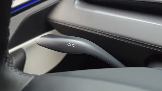 Tesla Y AWD 2025 20