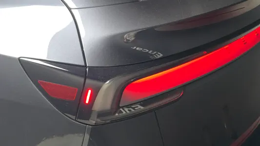 Tesla Y AWD 2025 23