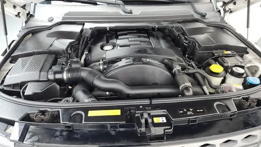 Land Rover 4 3.0 SDV6 SE 2015 6