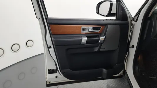 Land Rover 4 3.0 SDV6 SE 2015 24