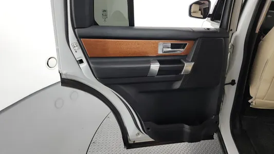 Land Rover 4 3.0 SDV6 SE 2015 25