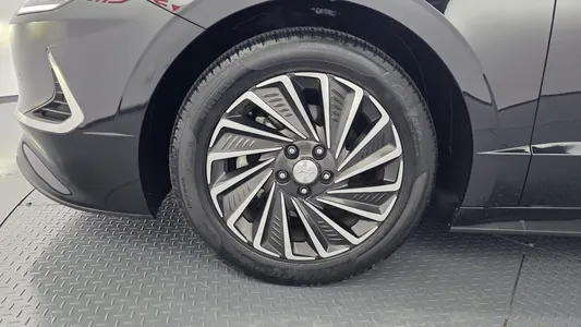 Hyundai (DN8) 2022 5