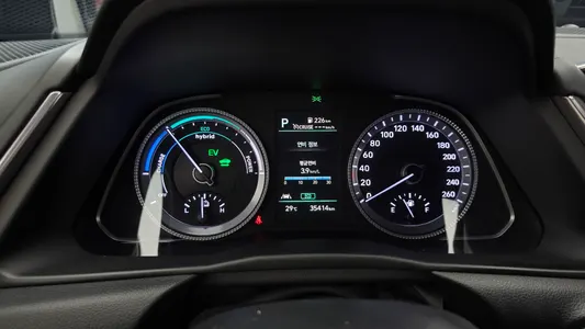 Hyundai (DN8) 2022 8