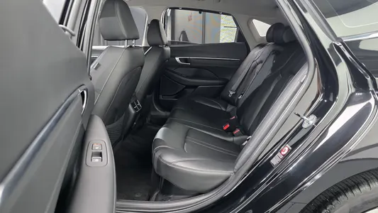 Hyundai (DN8) 2022 12