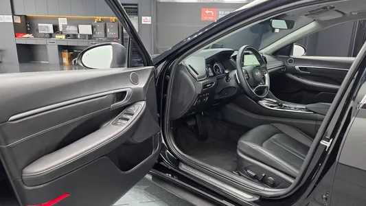 Hyundai (DN8) 2022 10