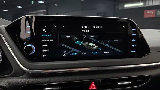 Hyundai (DN8) 2022 16