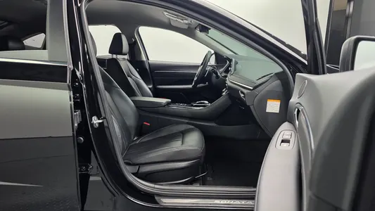 Hyundai (DN8) 2022 27