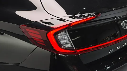 Hyundai (DN8) 2022 24
