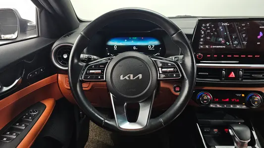 Kia K3 2 1.6 2021 13