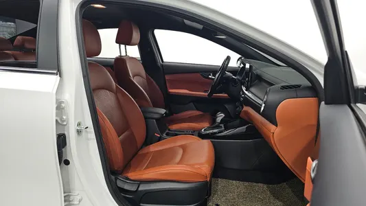 Kia K3 2 1.6 2021 10