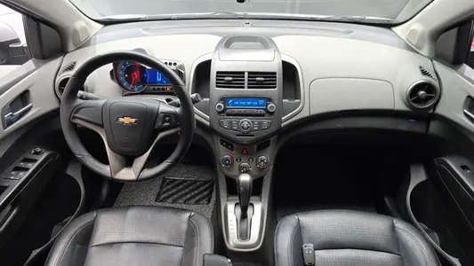 Chevrolet 아베오 해치백 LT 2012 7