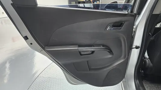 Chevrolet 아베오 해치백 LT 2012 25