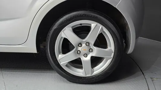 Chevrolet 아베오 해치백 LT 2012 21